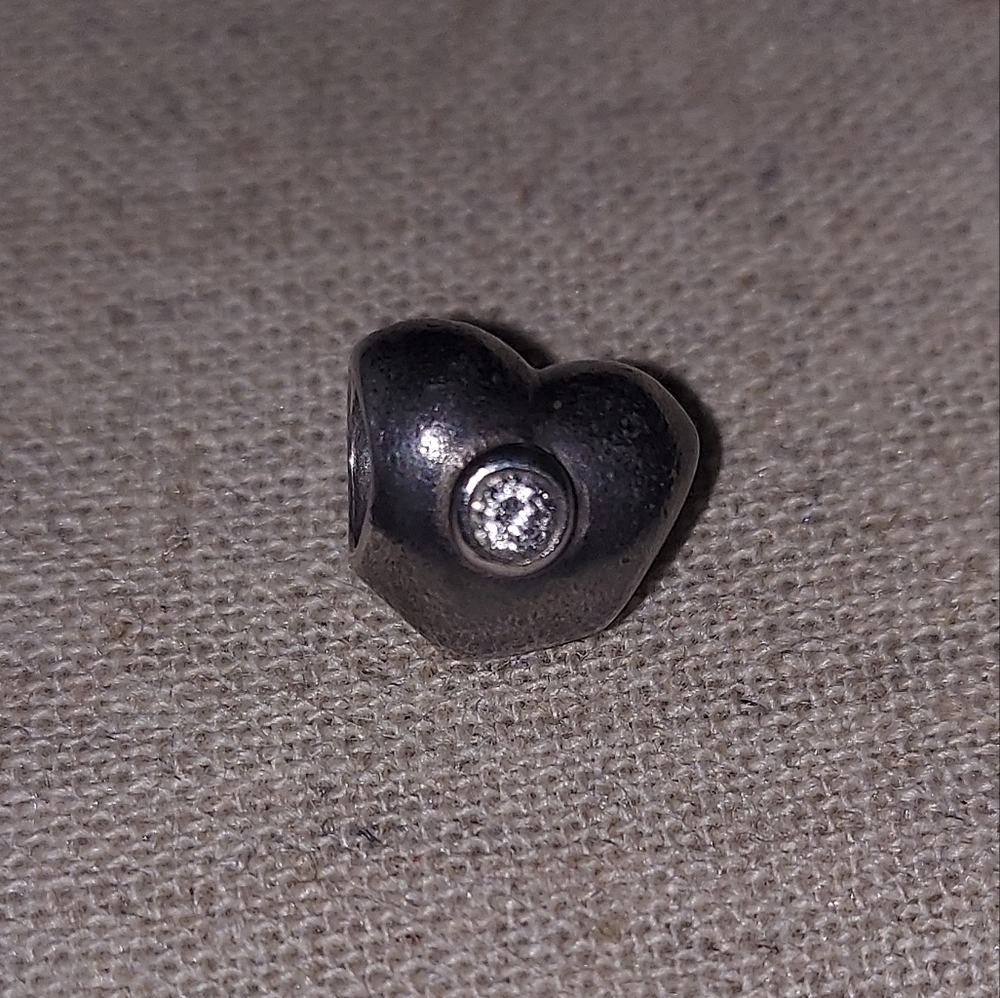 Pandora Heart Bead